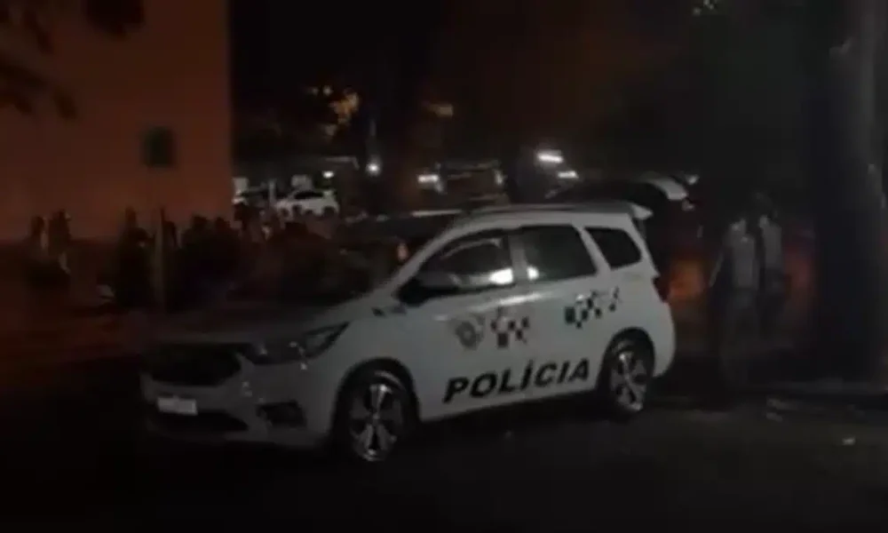 ato obsceno e ameaça em um condomínio na Avenida dos Marins, em Piracicaba, na n