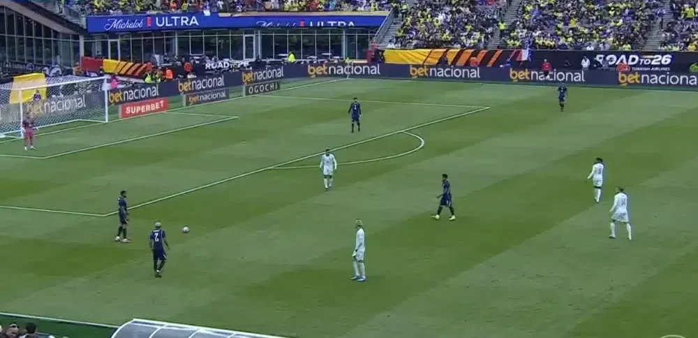 fim, no dia 6 de junho, uma semana antes da estreia do Brasil no Mundial, a sele