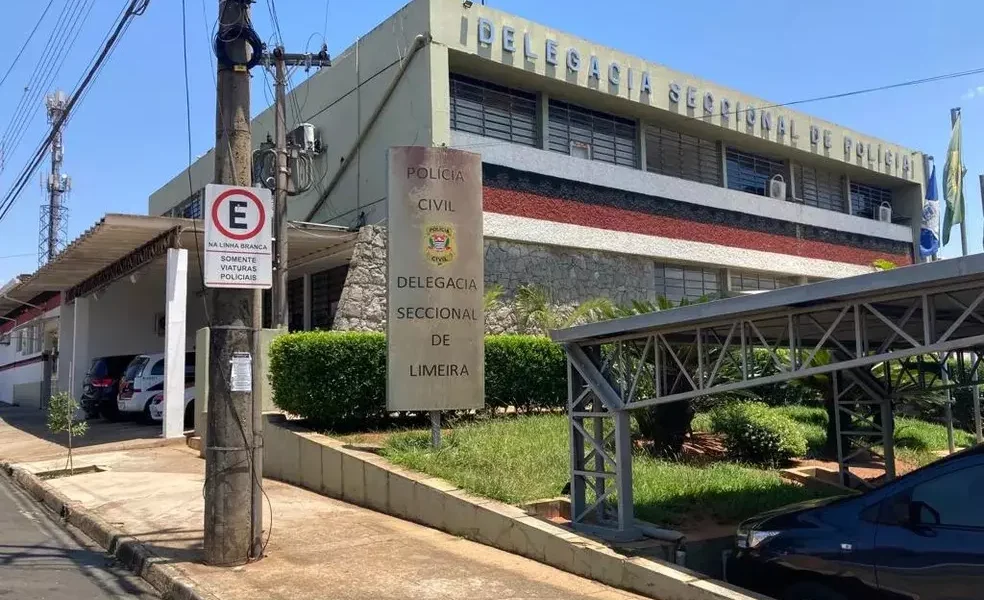 ém, de acordo com o documento, devido à demora no atendimento, pessoas que estav