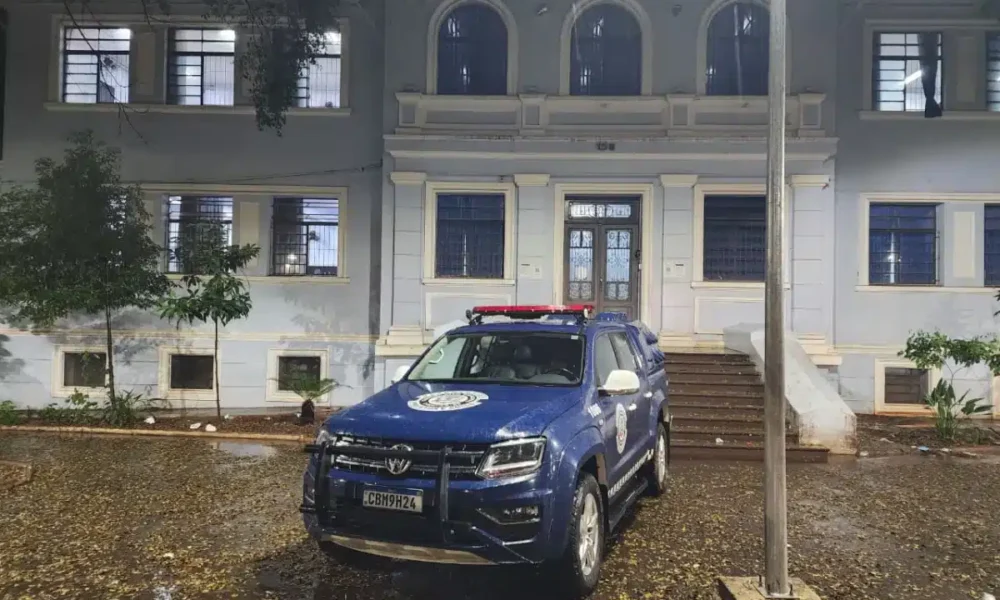 volta das 20h. Os animais teriam acessado a unidade pelo portão dos fundos no mo