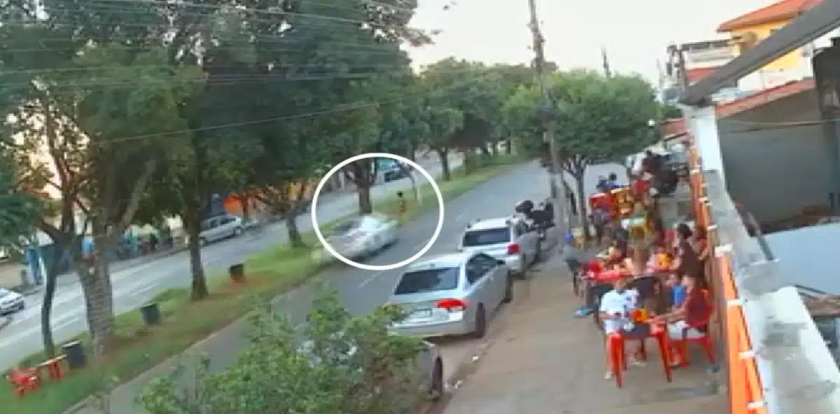 dentro de tudo! Basta acessar o link aqui ! Jovem foi atropelada ao atravessar a