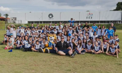 meio de pré-cadastro online. Após essa etapa, os responsáveis são contatados par