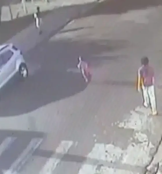 uma motocicleta na tarde desta quarta-feira (22), na Rua Ordália Batista Motta